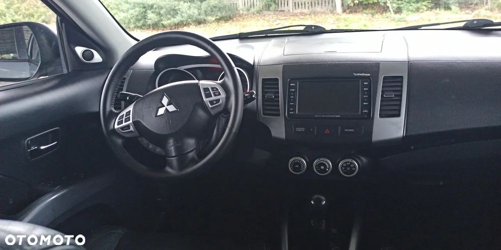 Mitsubishi Outlander 2.2 DID Intense + - 29