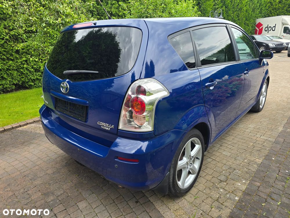Toyota Corolla Verso 2.2 D-4D X - 6