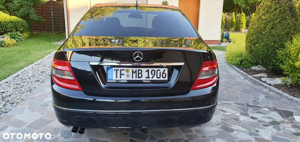 Mercedes-Benz Klasa C 180 CGI Automatik BlueEFFICIENCY Avantgarde - 10