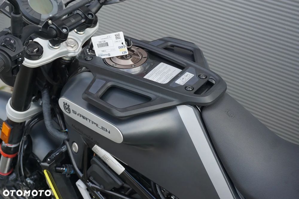 Husqvarna Svartpilen - 18