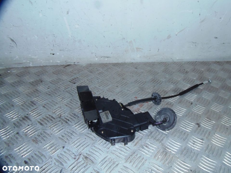 ZAMEK DRZWI PRAWY TYŁ DISCOVERY 3 III - 2