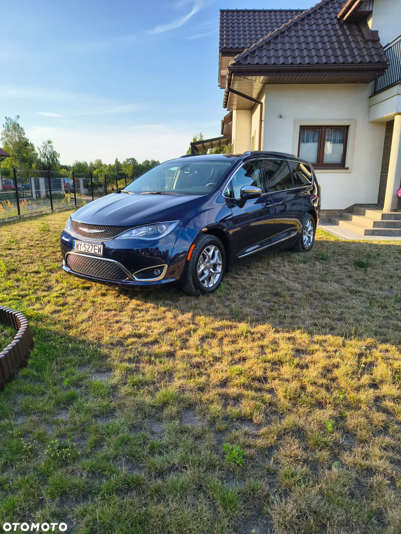 Chrysler Pacifica - 17