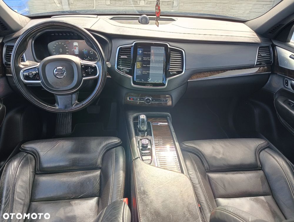 Volvo XC 90 - 22