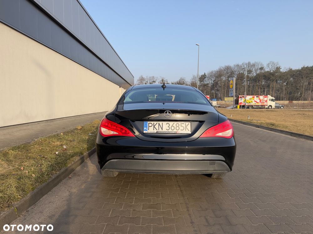 Mercedes-Benz CLA 180 Urban - 8