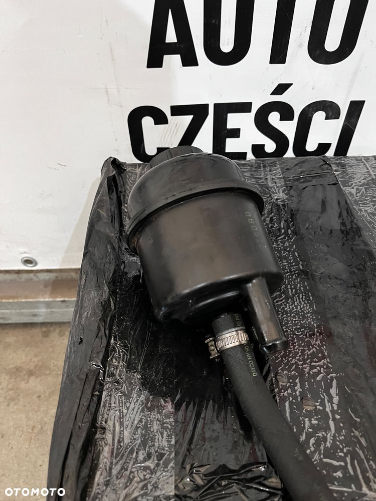 Zbiornik płynu do wspomagania Maserati Quatroporte - 1