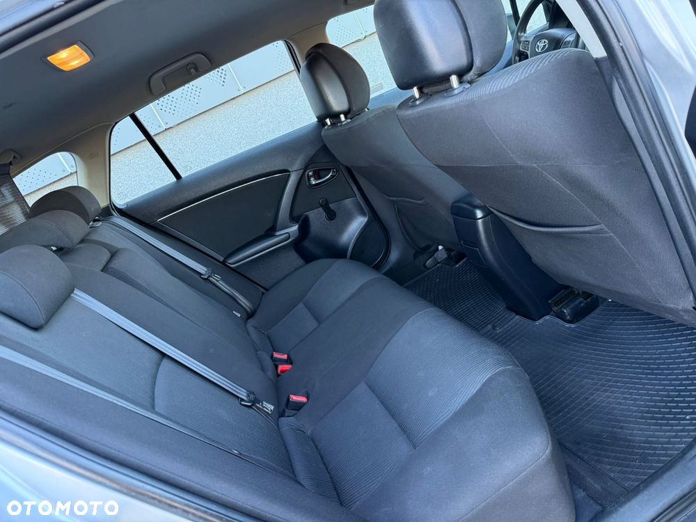 Toyota Avensis 2.0 D-4D Luna - 7