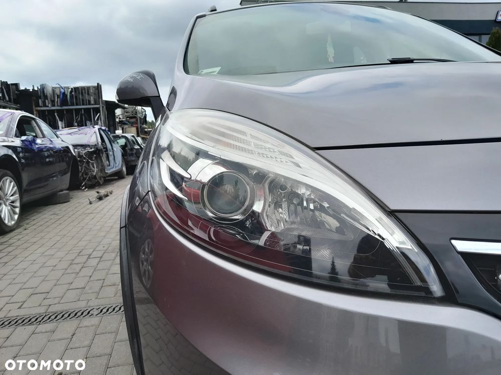 RENAULT SCENIC III LAMPA REFLEKTOR PRAWA PRZEDNIA PRAWY PRZÓD LIFT SOCZEWKA - 1