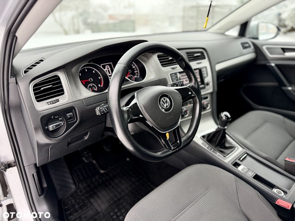 Volkswagen Golf - 8