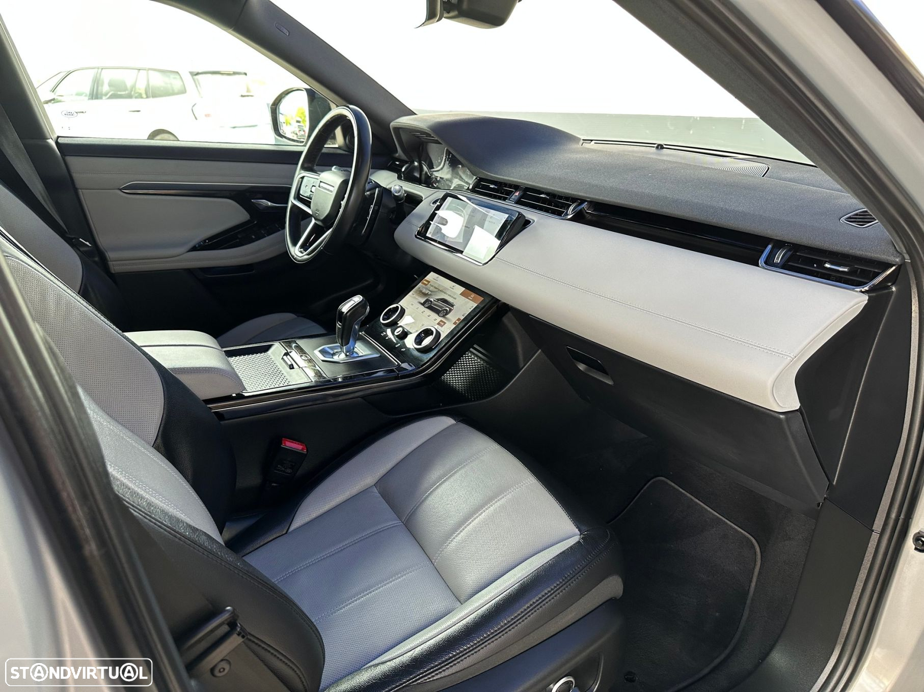 Land Rover Range Rover Evoque 1.5 P300e AWD R-Dynamic S Auto - 49