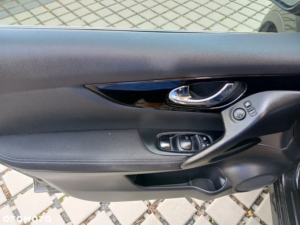 Nissan Qashqai 1.2 DIG-T N-Connecta EU6 - 22