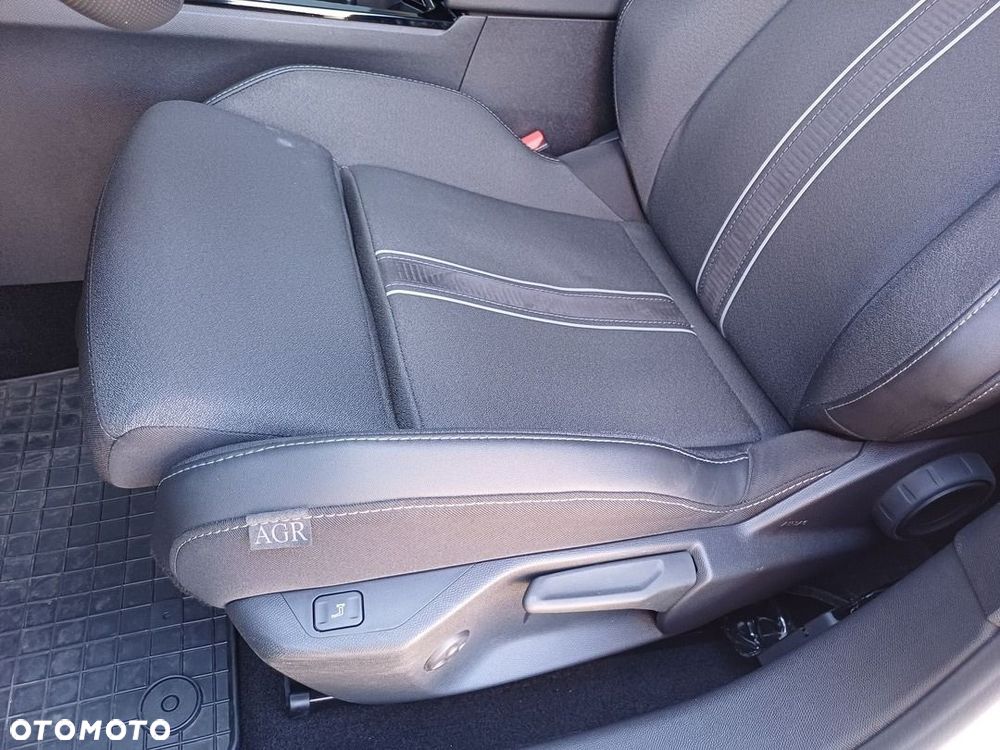 Opel Astra 1.2 T GS S&S - 28