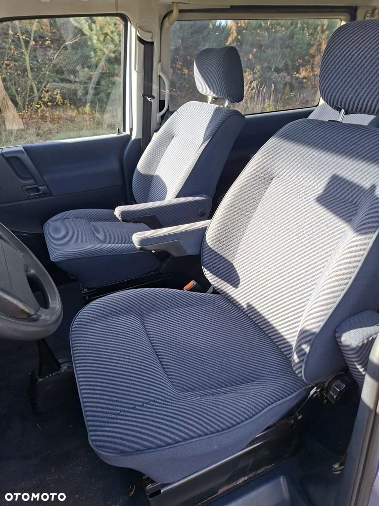 Volkswagen Transporter - 8