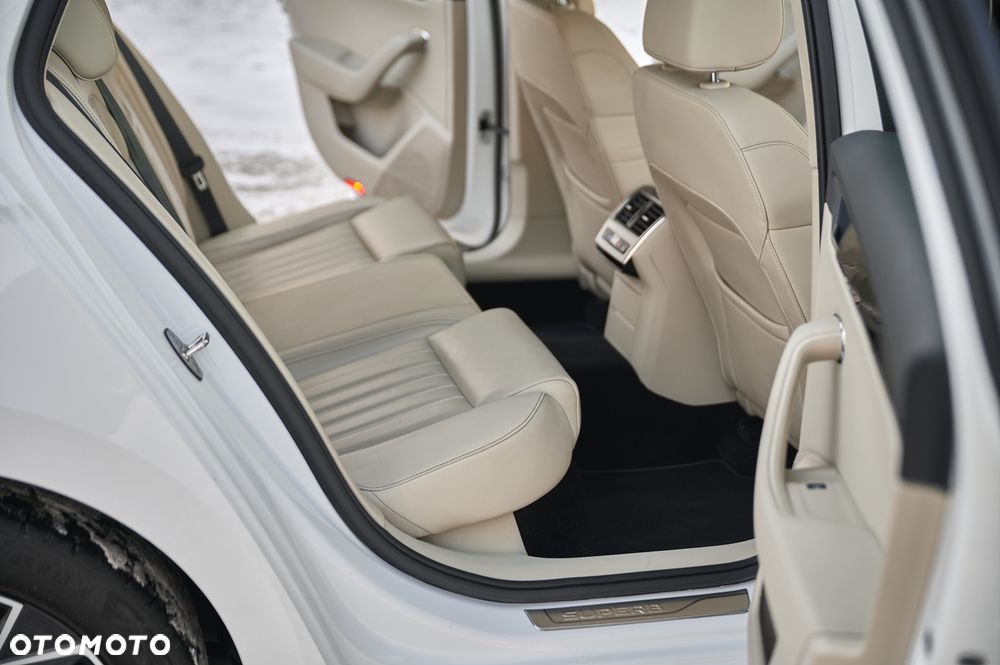 Skoda Superb 2.0 TDI L&K - 20