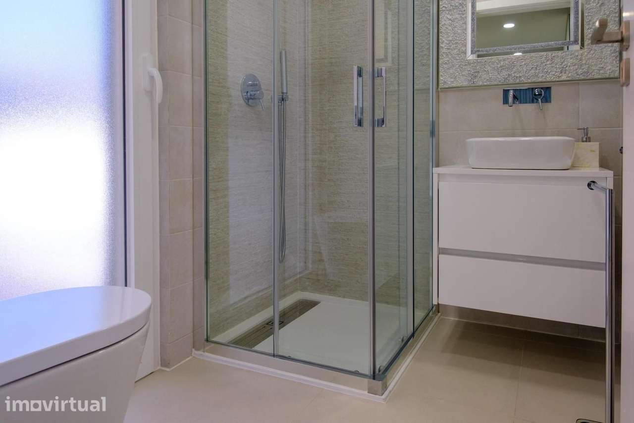 Moradia Isolada T4 com piscina, Aroeira, Almada - Grande imagem: 3/26