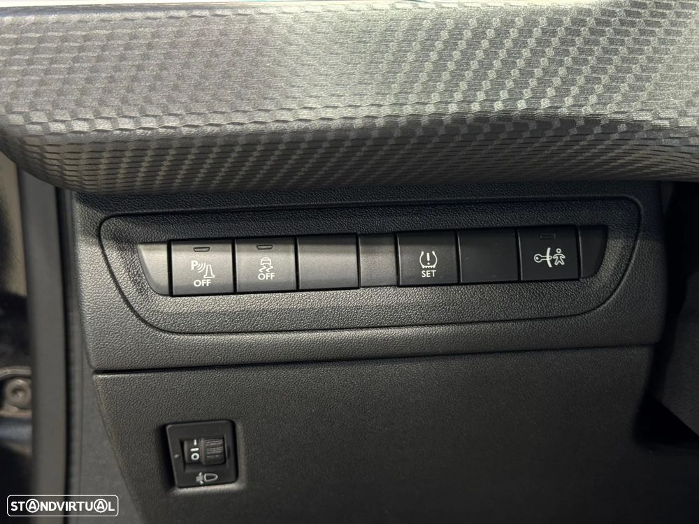 Peugeot 2008 1.2 PureTech Allure - 21