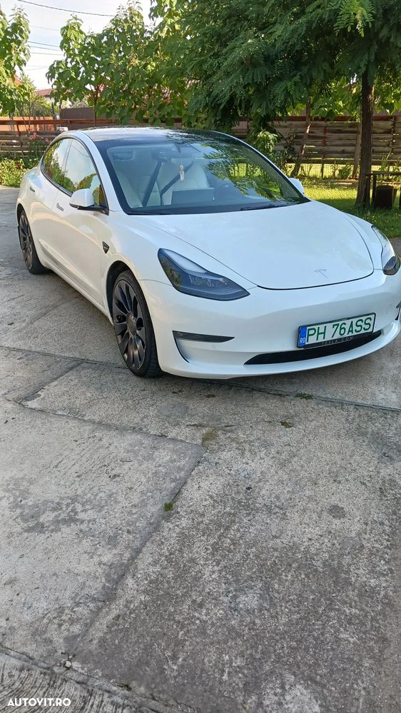 Tesla Model 3 - 11