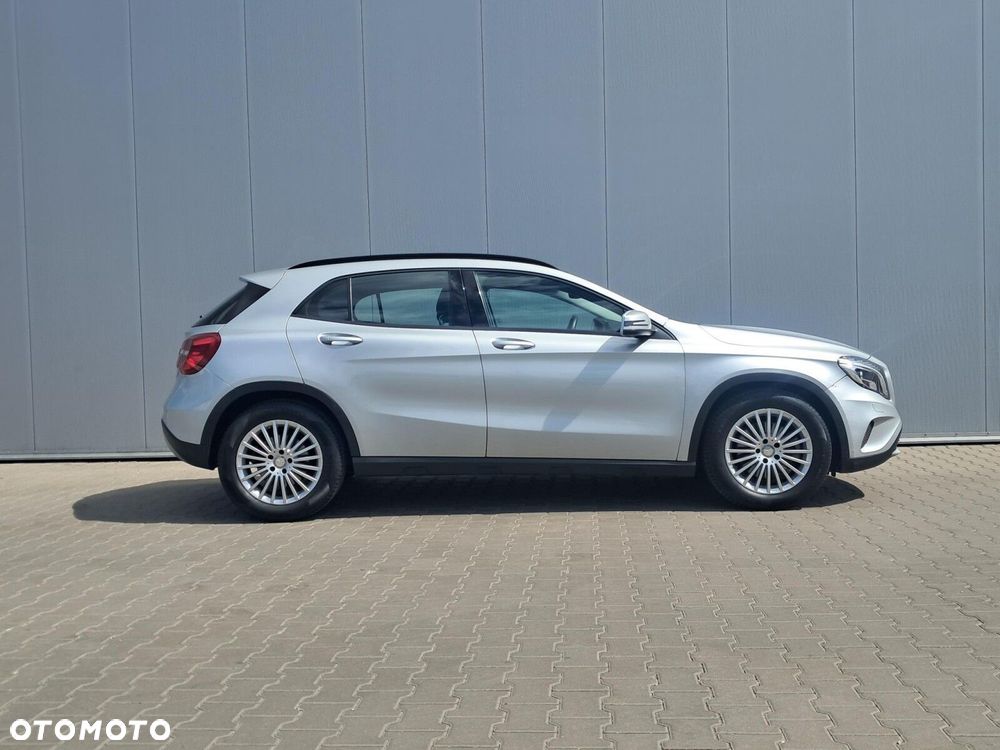 Mercedes-Benz GLA - 6