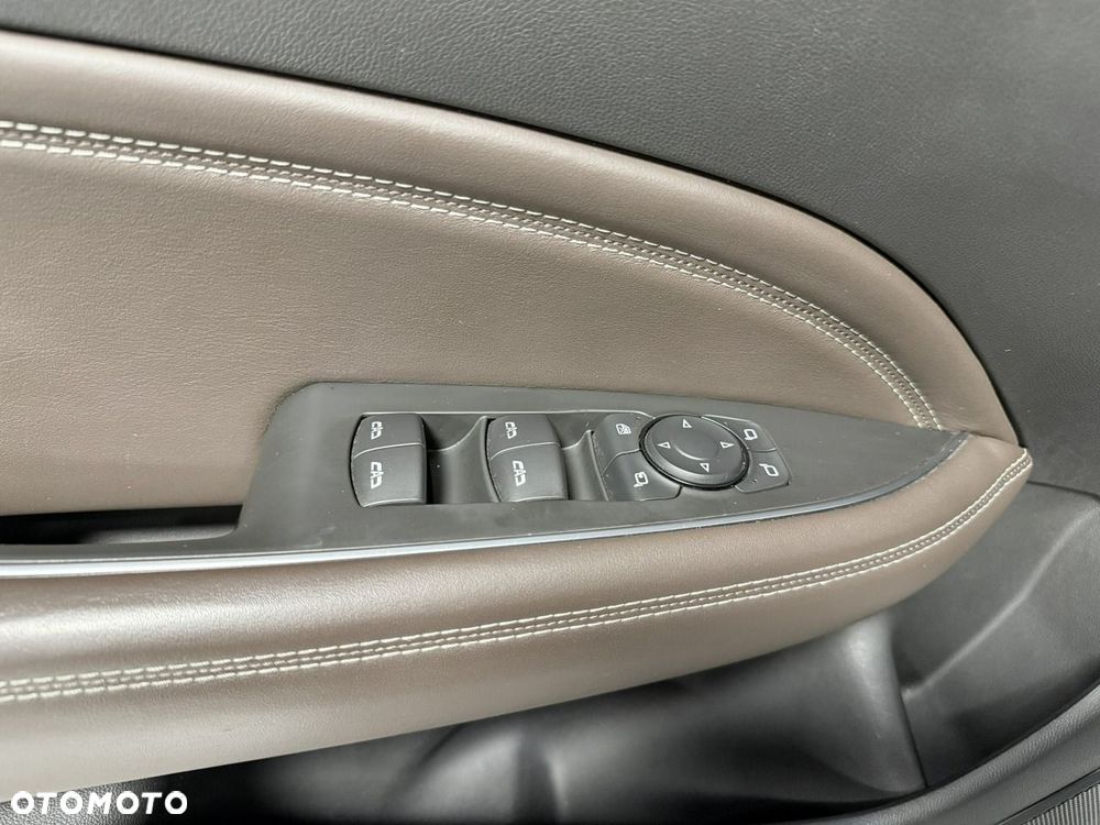 Opel Insignia - 32
