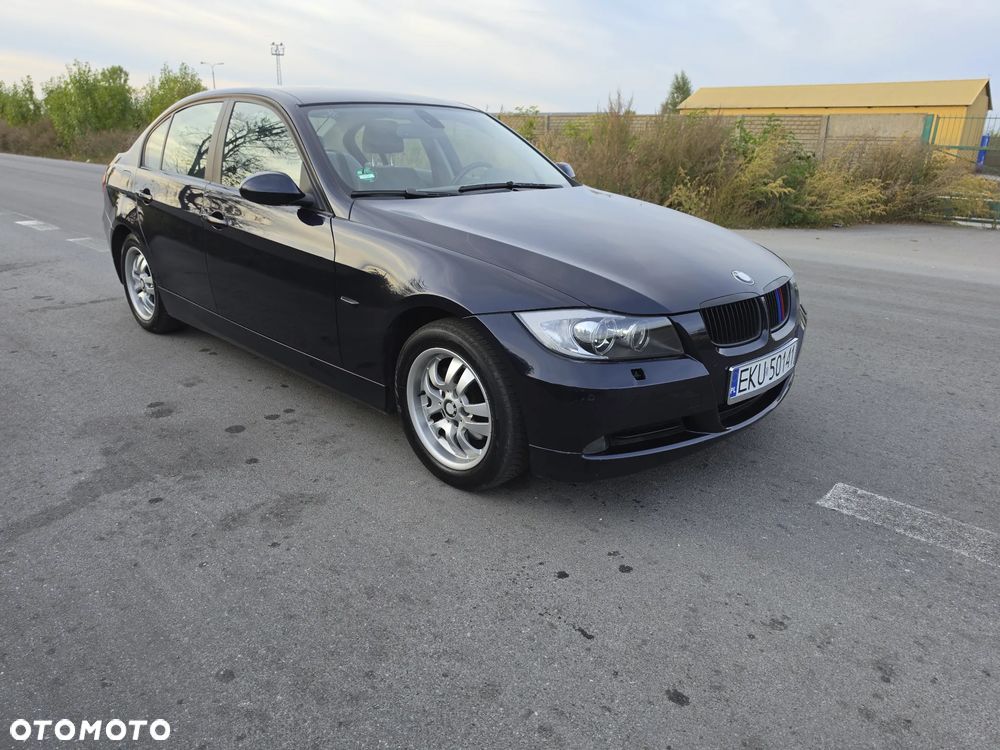 BMW Seria 3 318i - 4