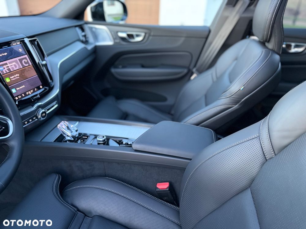 Volvo XC 60 B5 B AWD Ultimate Black Edition - 13