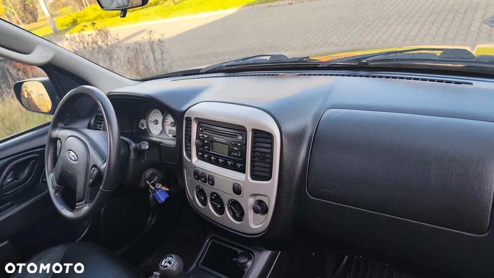 Ford Maverick Highclass - 31