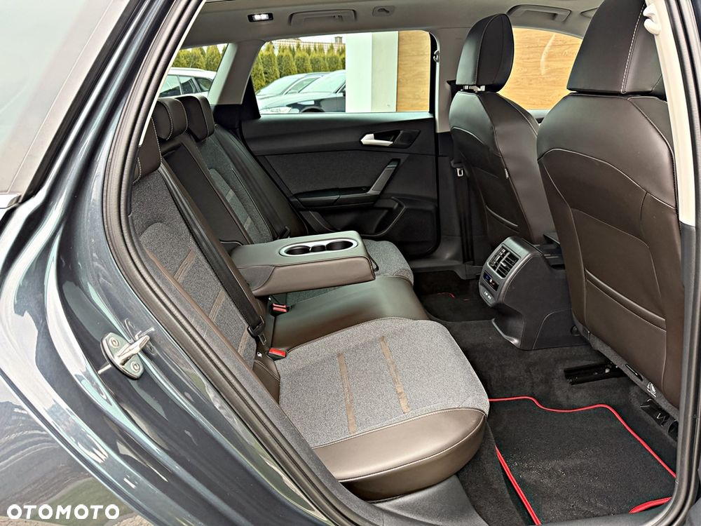 Seat Leon 2.0 TDI DPF Start&Stop DSG XCELLENCE - 31