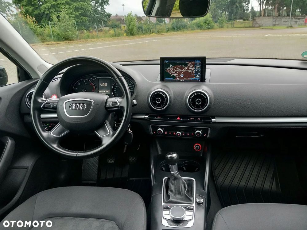 Audi A3 Sportback 2.0 TDI (clean diesel) Ambiente - 33