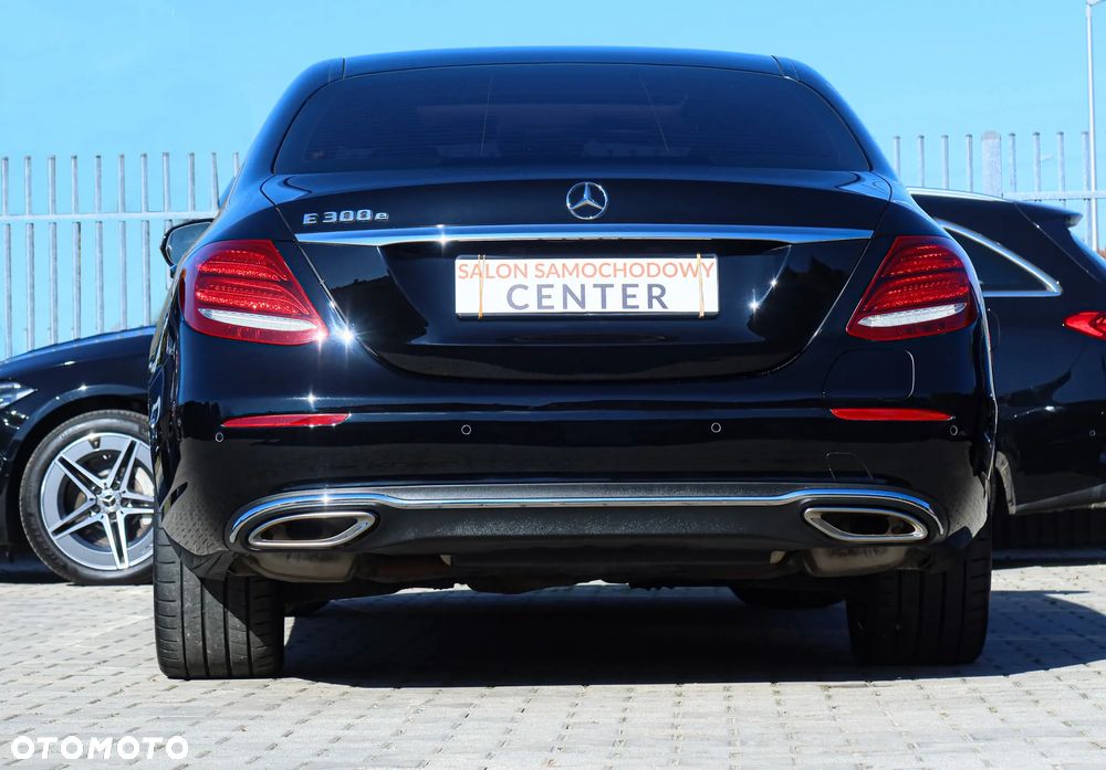 Mercedes-Benz Klasa E 300 9G-TRONIC Avantgarde - 9