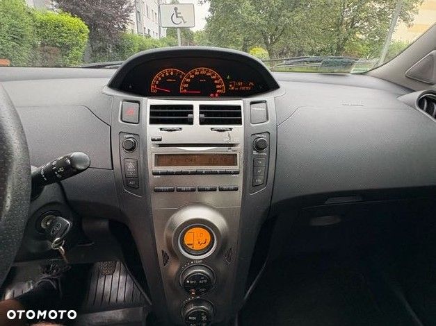 Toyota Yaris 1.33 Luna - 14