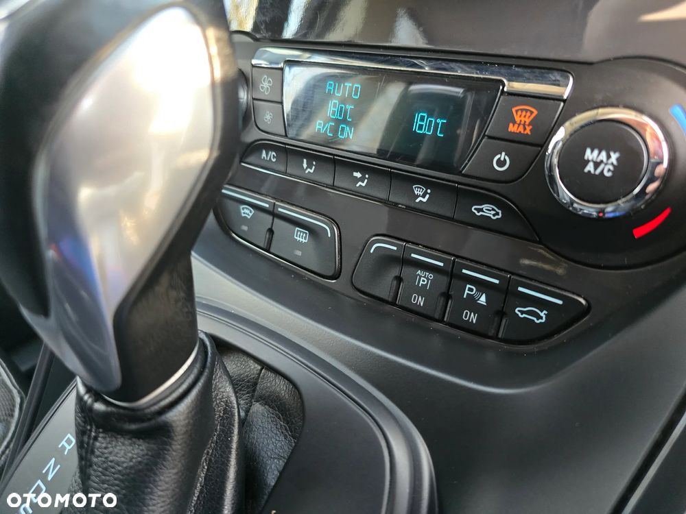 Ford Kuga 2.0 TDCi 4x4 Titanium - 19