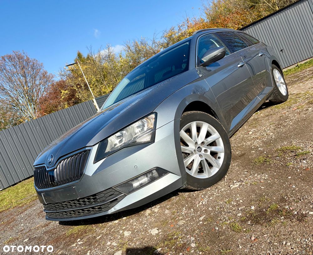 Skoda Superb 2016 photo 2