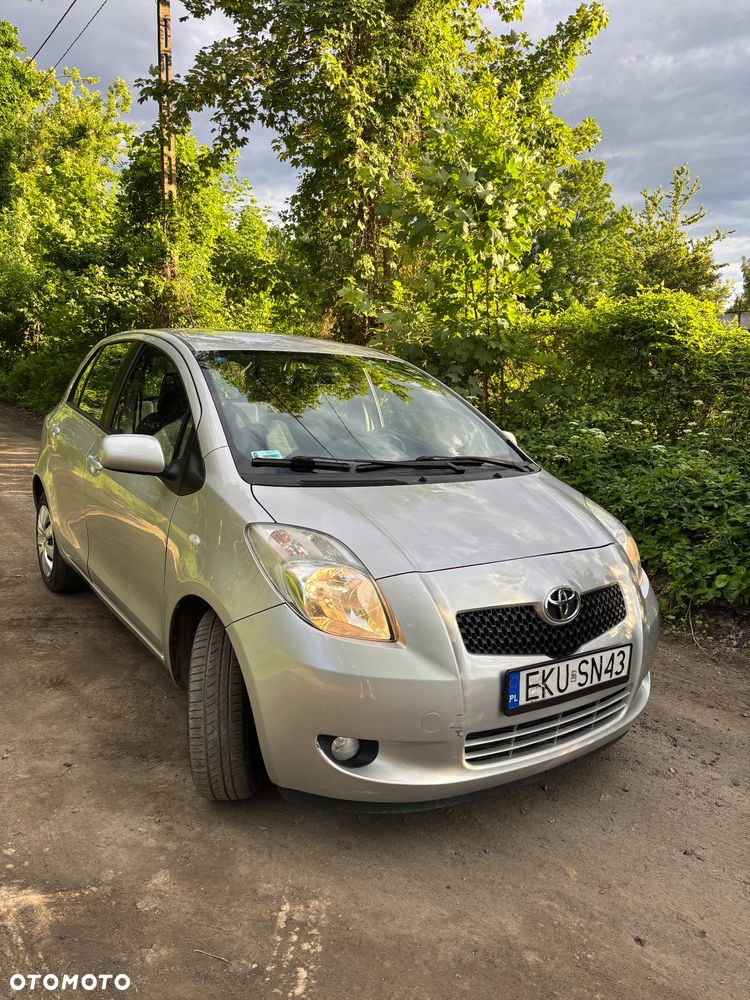 Toyota Yaris - 2