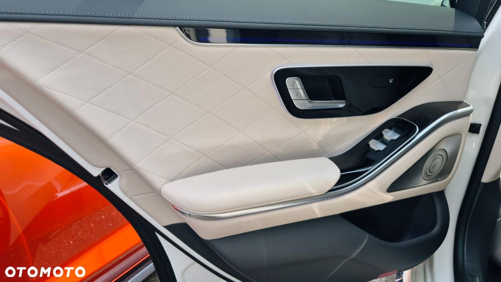 Mercedes-Benz Klasa S 400 d 4-Matic 9G-TRONIC - 32