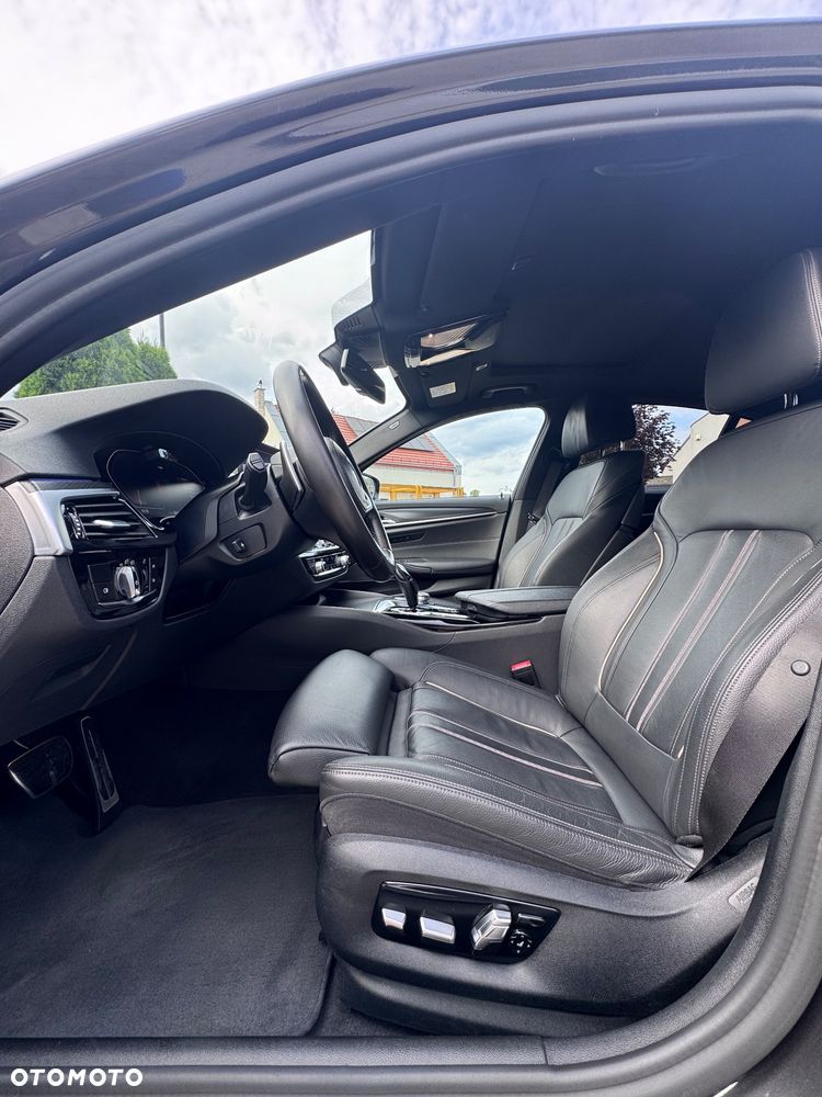 BMW Seria 5 530d xDrive mHEV M Sport sport - 33