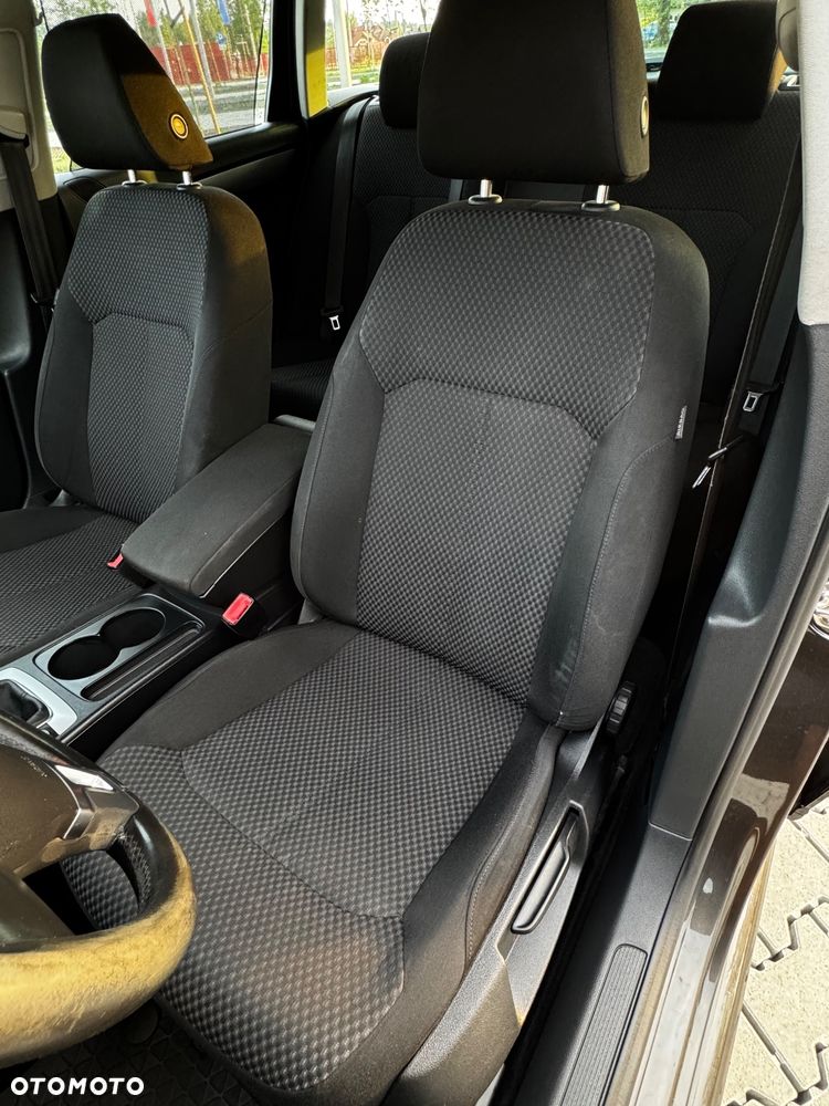 Volkswagen Passat 1.6 TDI Comfortline - 12