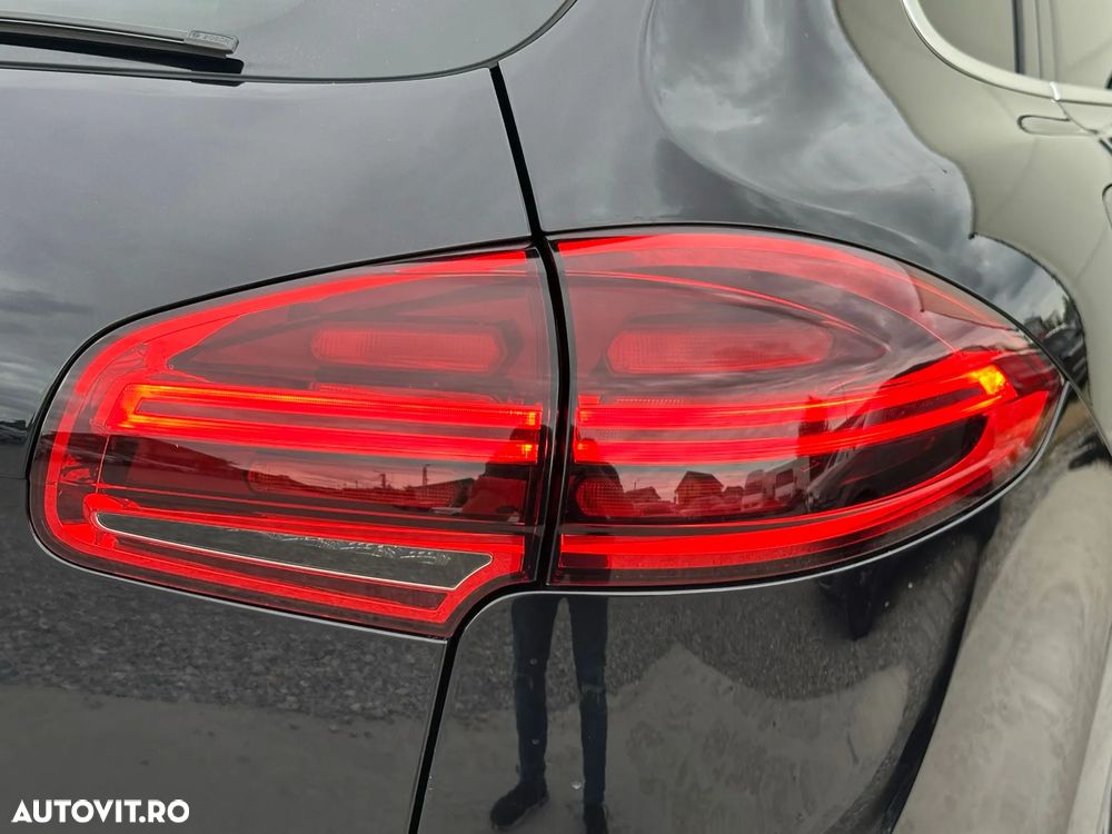 Porsche Cayenne 3.0 L - 32