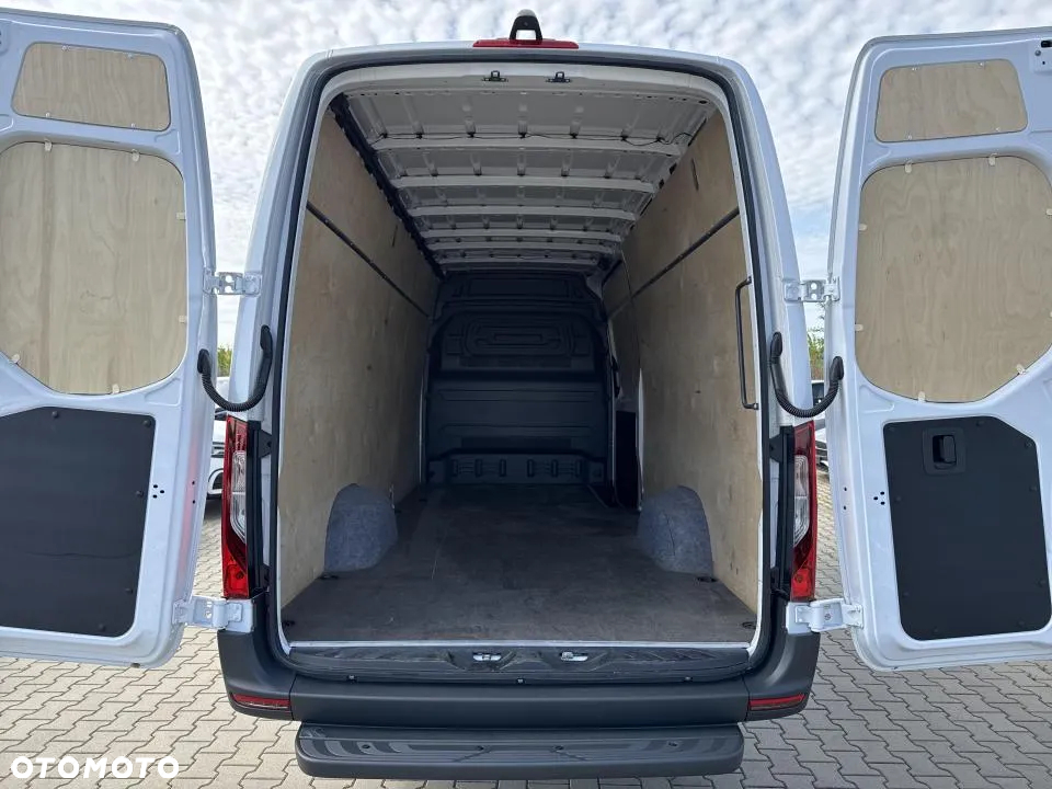 Mercedes-Benz Sprinter - 20