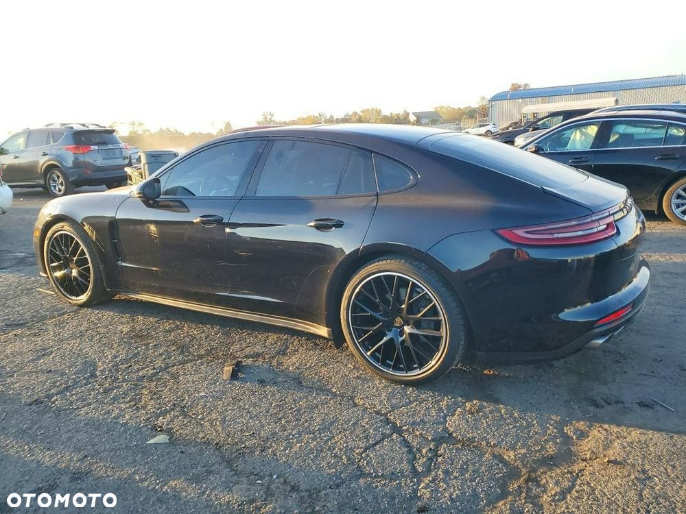 Porsche Panamera 4S - 5