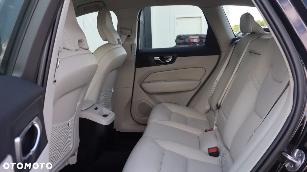 Volvo XC 60 B4 D AWD Plus Bright - 15