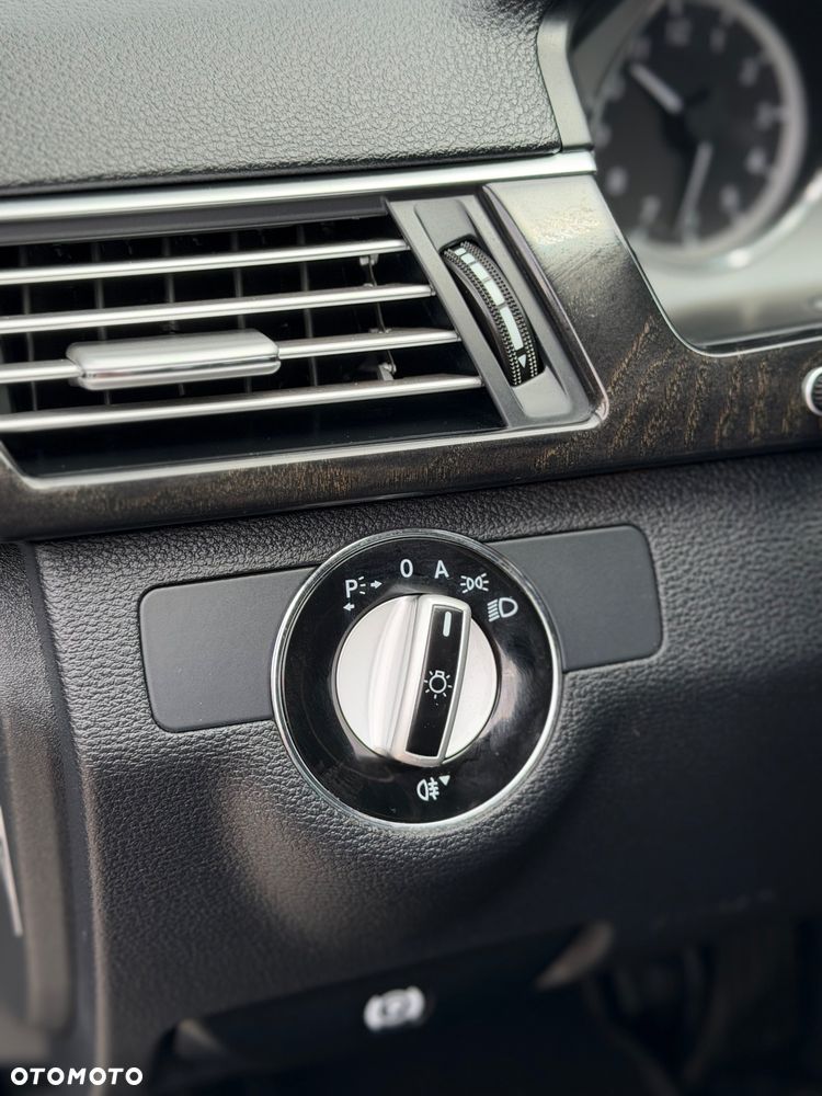 Mercedes-Benz Klasa E 200 CGI BlueEFFICIENCY Automatik Avantgarde - 24