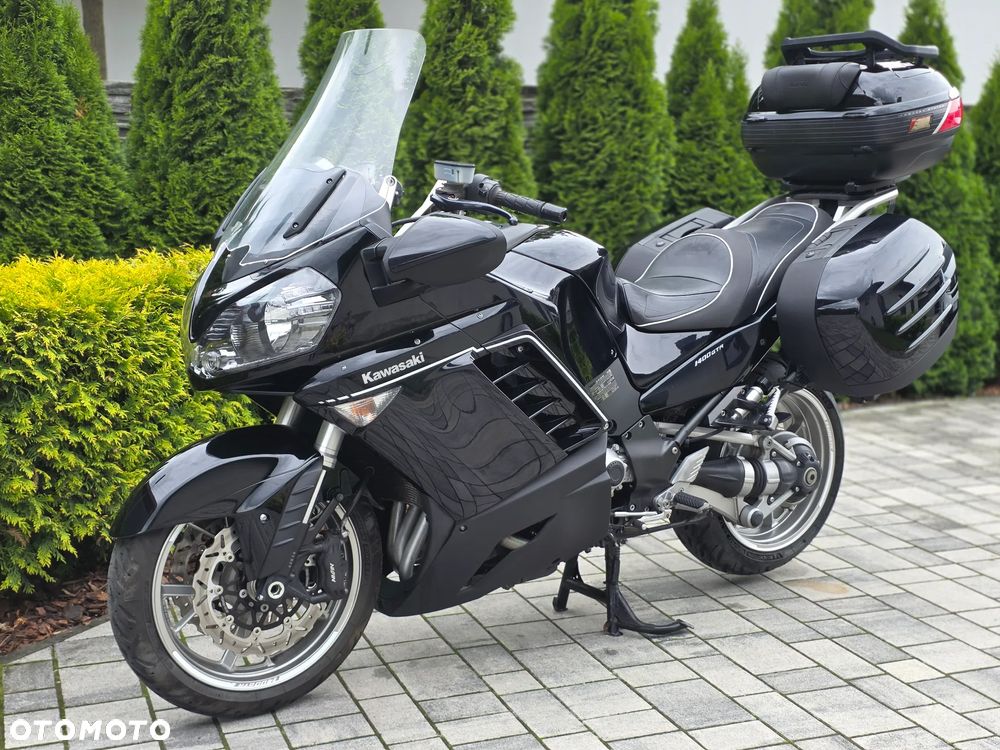 Kawasaki GTR - 17