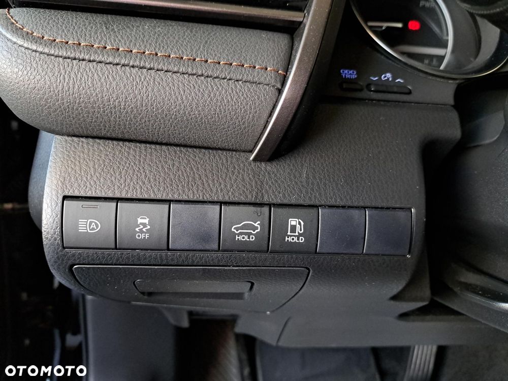 Toyota Camry 2.5 Hybrid Comfort CVT - 34
