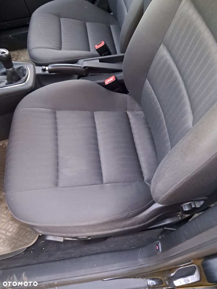 Audi A6 Avant 2.5 TDI - 12