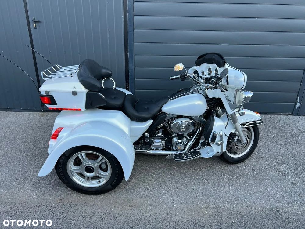 Harley-Davidson Street Glide Trike - 12