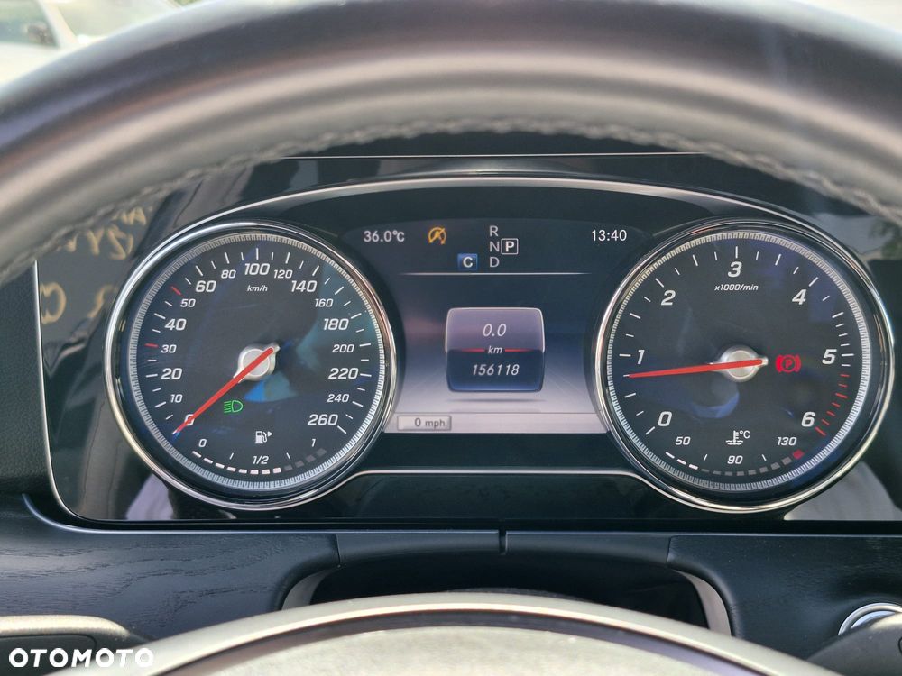 Mercedes-Benz Klasa E 220 d 4-Matic 9G-TRONIC - 21