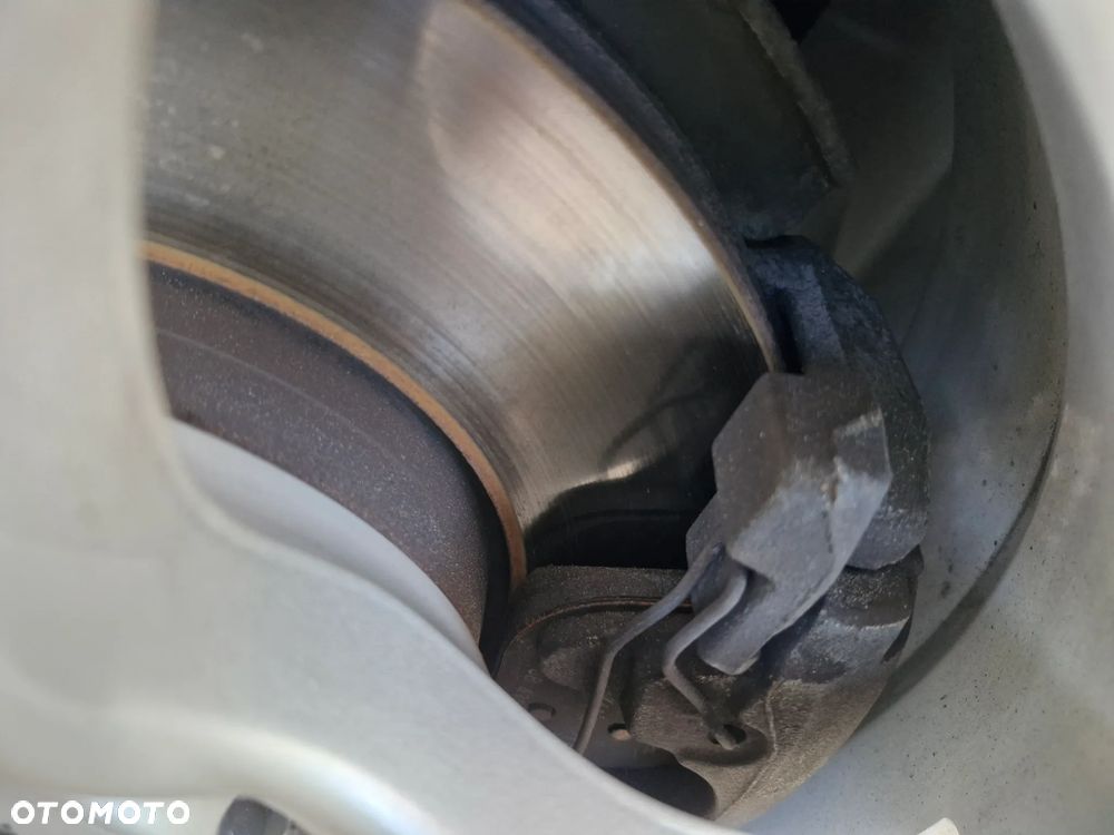 Ford C-MAX 1.6 Titanium - 23