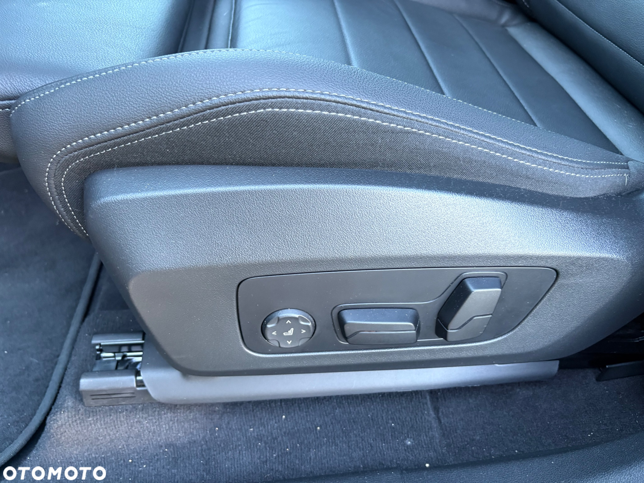 BMW iX1 xDrive30 66.5kWh M Sport - 17
