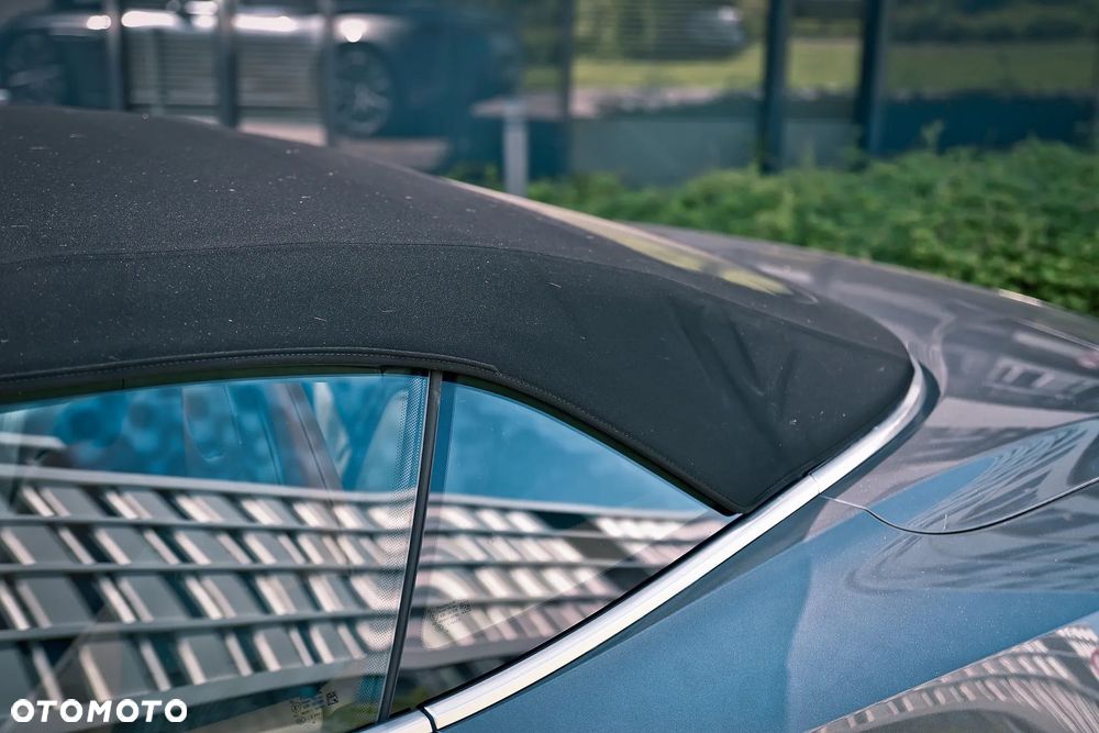 Aston Martin DB11 - 8