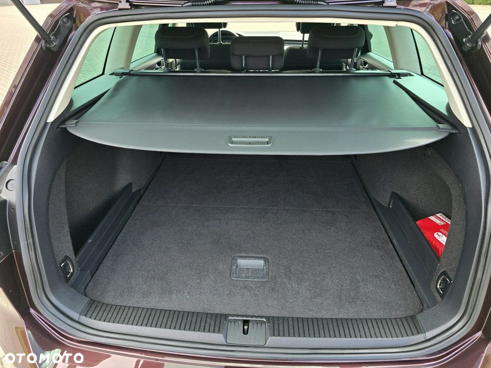 Volkswagen Passat - 19