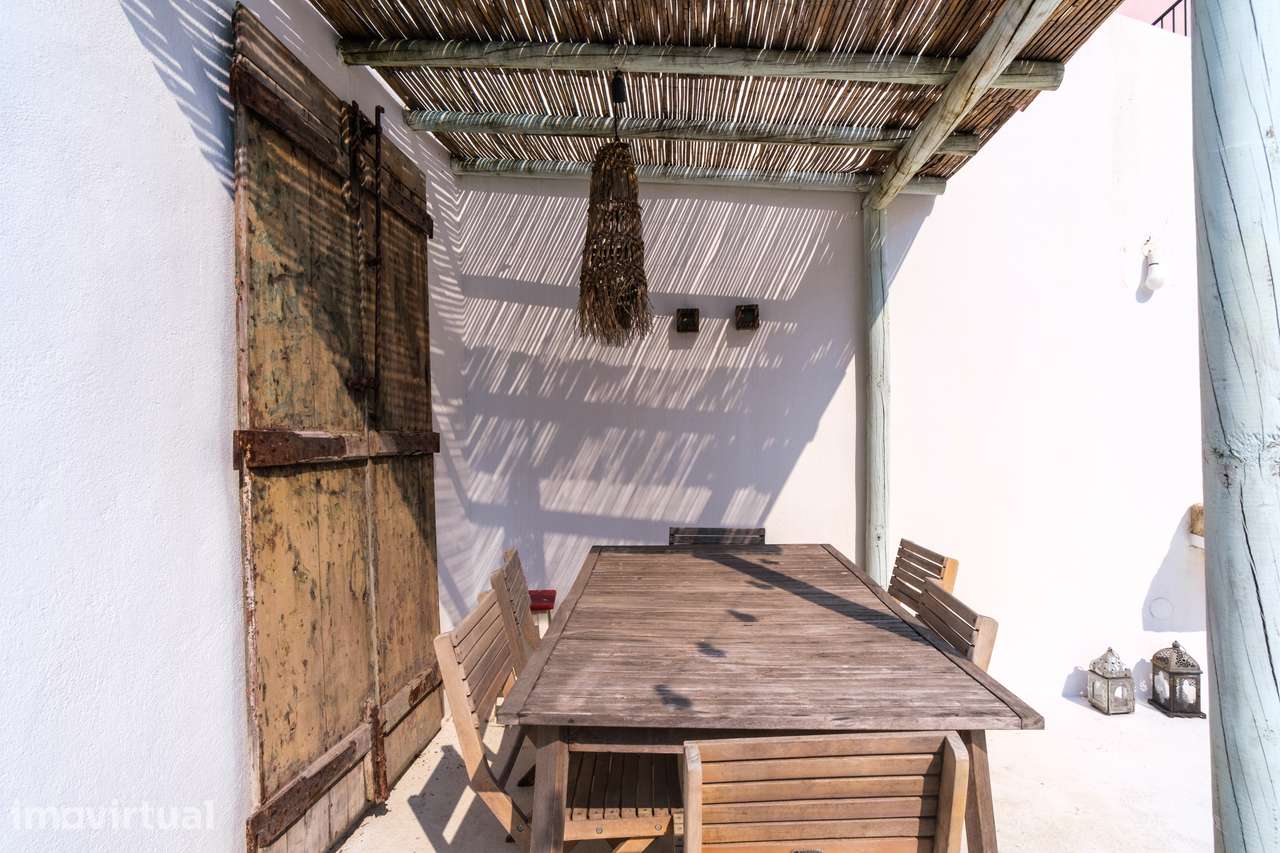 Apartamento T2 mobilado com terraço e piscina em Santa Apolónia - Grande imagem: 5/22